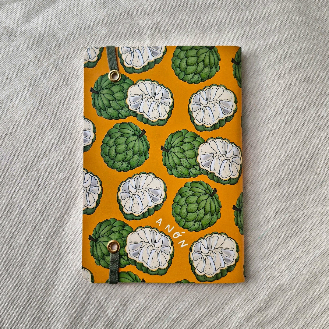 Reverso de la libreta ilustrada con fruta del anón