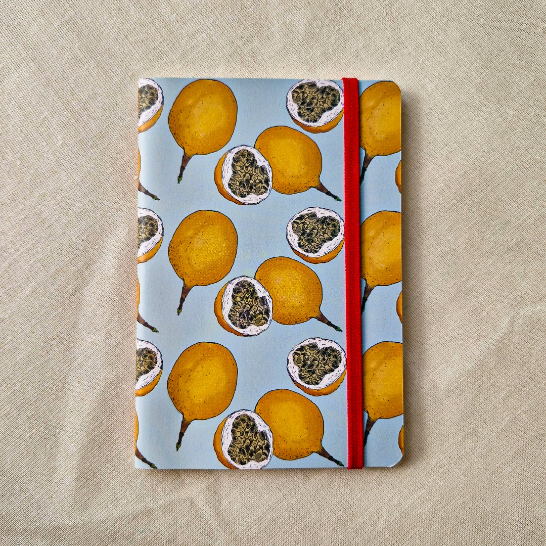 Libreta ilustrada con granadillas