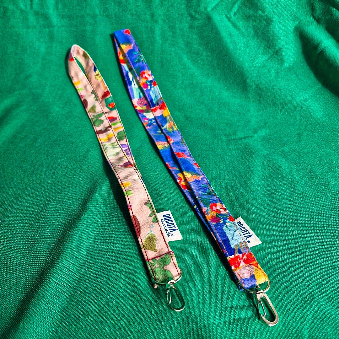 Dos Llaveros de tela / porta carnet